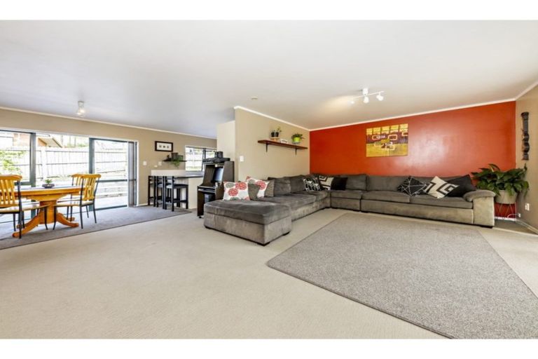 Photo of property in 2 Belinda Avenue, Flat Bush, Auckland, 2023