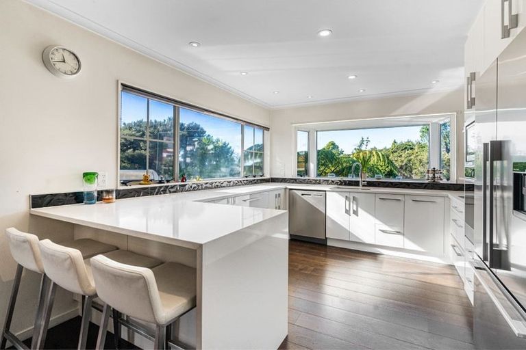 Photo of property in 138 Chelsea View Drive, Chatswood, Auckland, 0626