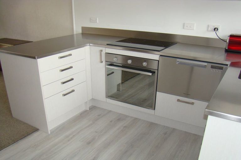 Photo of property in 93 Queen Street, North Dunedin, Dunedin, 9016