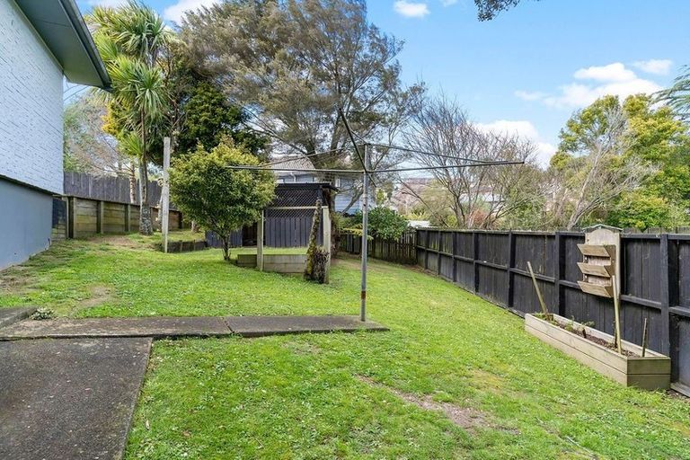Photo of property in 12 Devonshire Road, Unsworth Heights, Auckland, 0632
