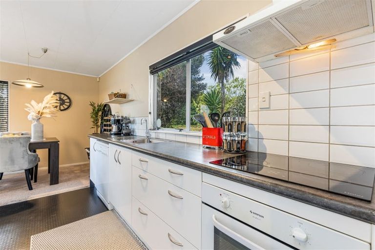 Photo of property in 62 Hamilton Drive, Waiuku, 2123