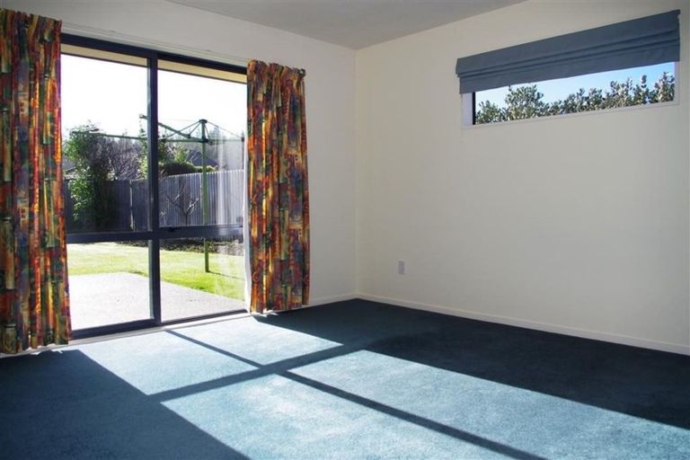 Photo of property in 11 Monterey Place, Parklands, Christchurch, 8083