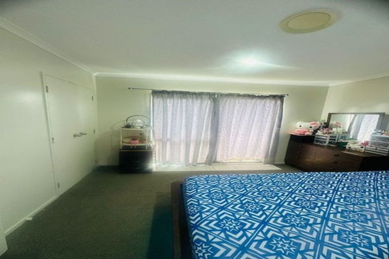 Photo of property in 22 Carrick Glen Avenue, Flat Bush, Auckland, 2019