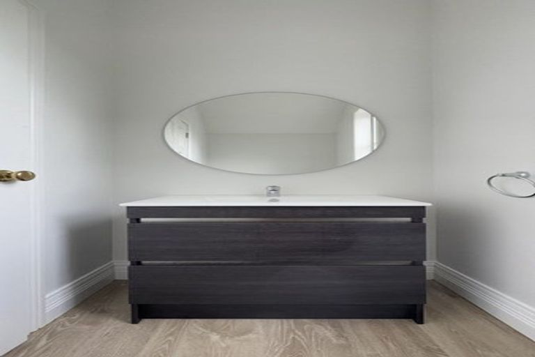 Photo of property in 14 Amreins Road, Waitakere, Henderson, 0782