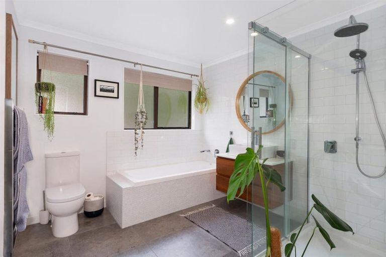 Photo of property in 71 Leeward Drive, Whitby, Porirua, 5024