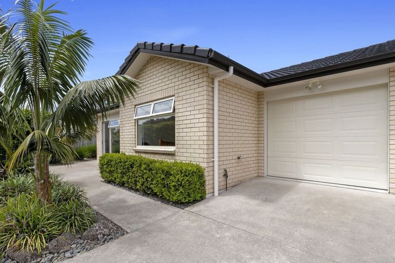 Photo of property in 9 Annalise Place, Orewa, 0931
