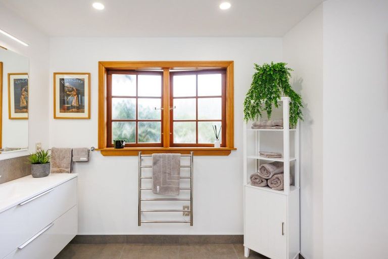 Photo of property in 111 Park Road, West End, Palmerston North, 4410