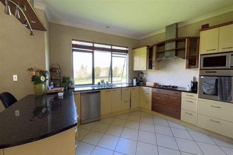 Photo of property in 9 Broadwood Rise, Kumeu, 0892