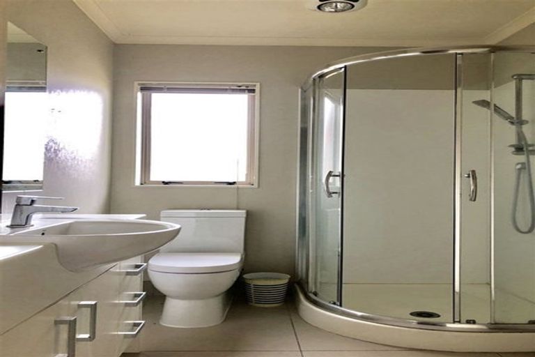 Photo of property in 9 Breon Place, Flat Bush, Auckland, 2016