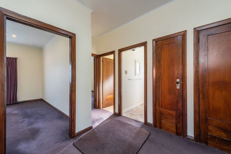 Photo of property in 19 Waiwhetu Road, Waiwhetu, Lower Hutt, 5010