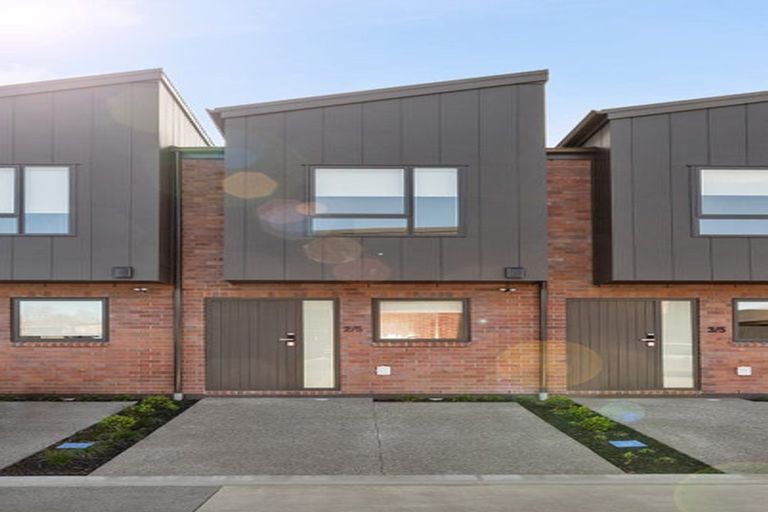 Photo of property in 2/5 Vesty Avenue, Hillcrest, Hamilton, 3216