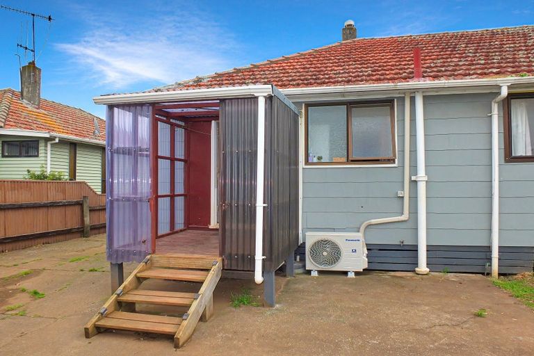 Photo of property in 8 Russell Street, Foxton, 4814