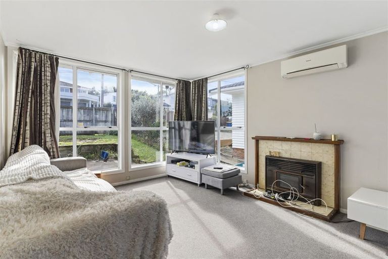 Photo of property in 1/22 Edgeworth Road, Glenfield, Auckland, 0629