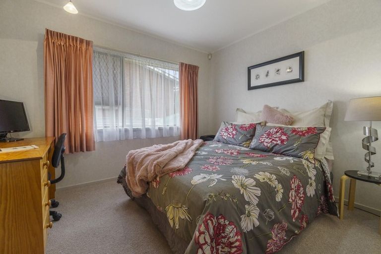 Photo of property in 10a Millbrook Road, Henderson, Auckland, 0612
