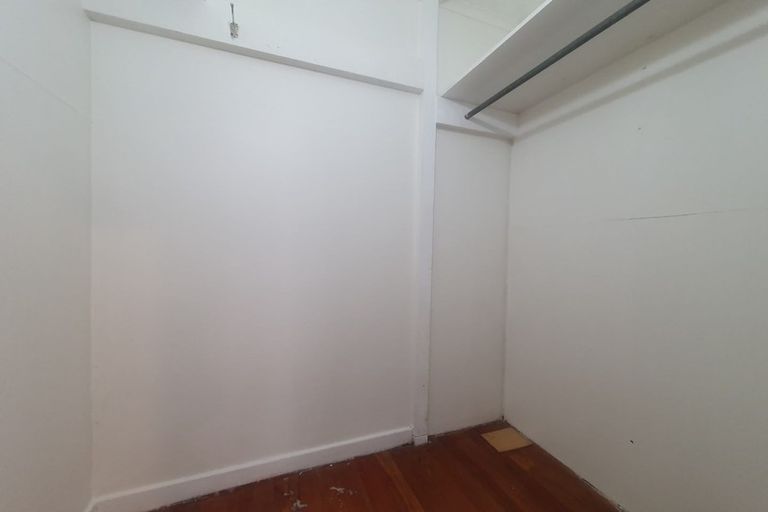 Photo of property in 19 Seymour Road, Sunnyvale, Auckland, 0612