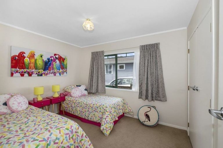 Photo of property in 9c John F Kennedy Place, Glen Eden, Auckland, 0602