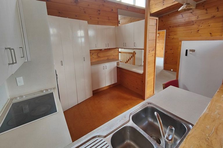 Photo of property in 16 Callard Place, Riverlea, Hamilton, 3216