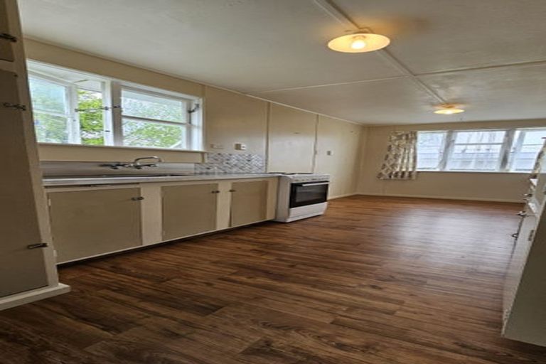 Photo of property in 15 Walter Street, Takapau, 4203