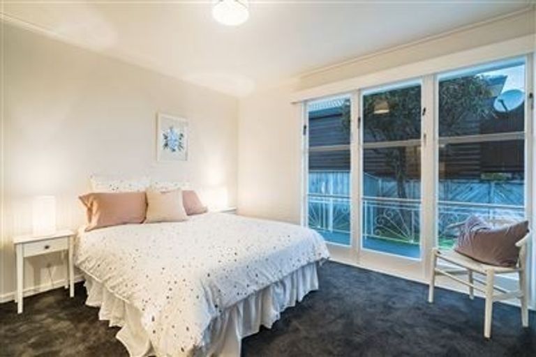 Photo of property in 2/104 Coronation Road, Papatoetoe, Auckland, 2025