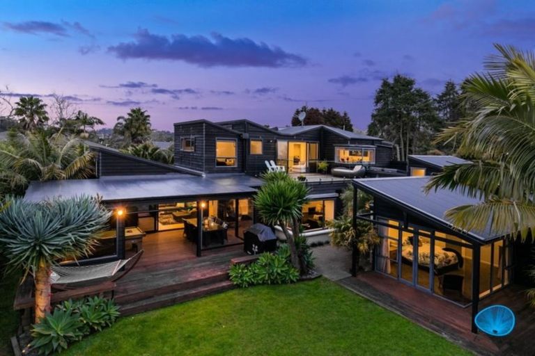 Photo of property in 6 Birchwood Grove, Greenhithe, Auckland, 0632