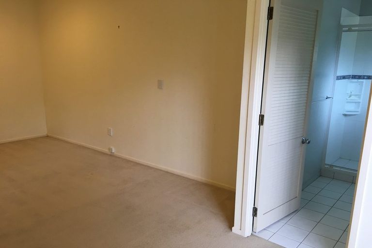 Photo of property in 86 Hattaway Avenue, Bucklands Beach, Auckland, 2012