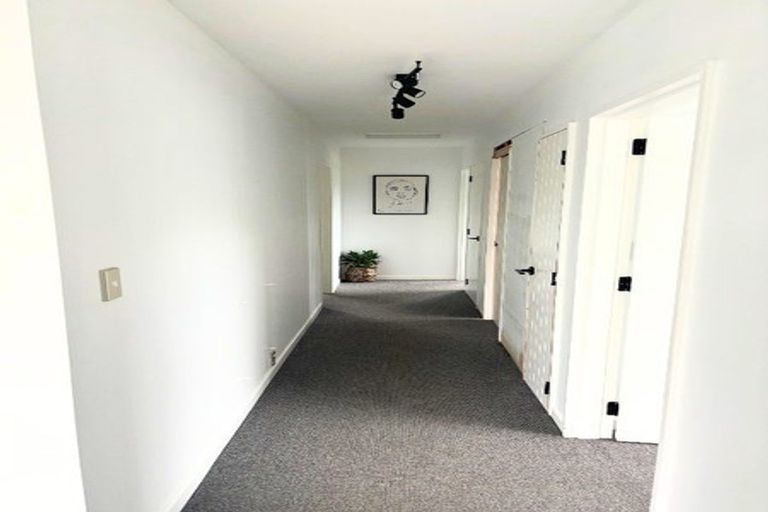 Photo of property in 12 Kukupa Grove, Heretaunga, Upper Hutt, 5018