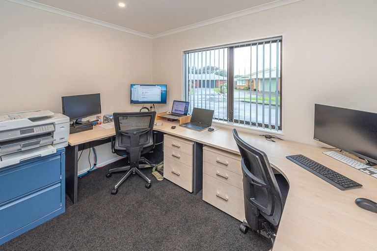 Photo of property in 1 Loader Place, Tawhero, Whanganui, 4501