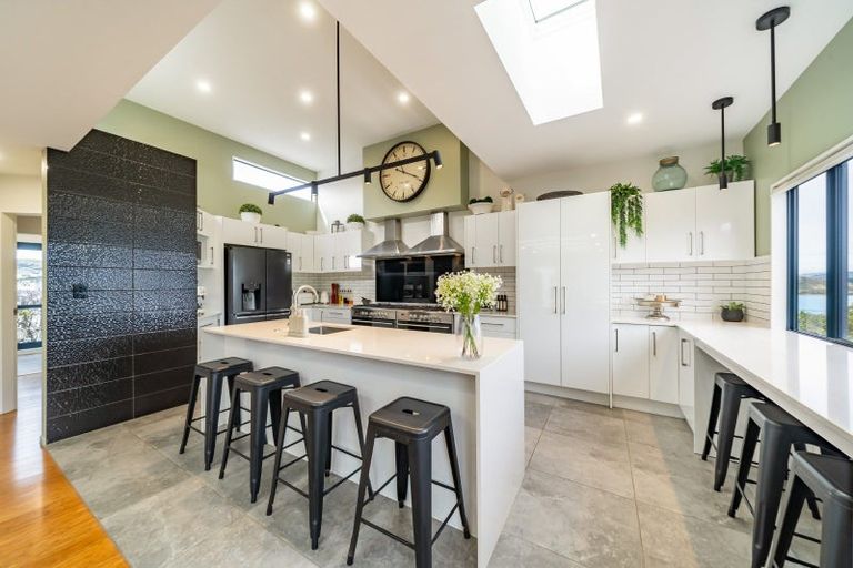 Photo of property in 11 Corlett Road, Plimmerton, Porirua, 5026