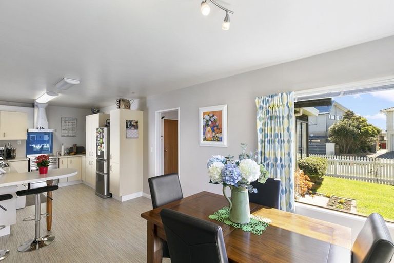 Photo of property in 38b Kaikoura Street, Maupuia, Wellington, 6022