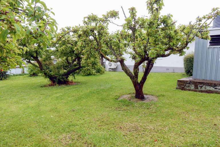 Photo of property in 2 Percy Street, Weston, Oamaru, 9401