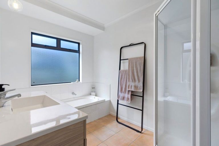 Photo of property in 14 Sarah Place, Papamoa Beach, Papamoa, 3118