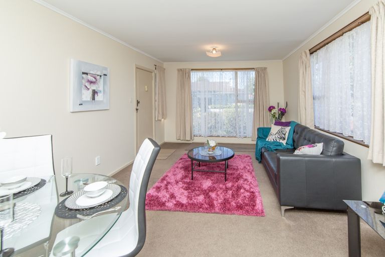 Photo of property in 2/4 Quinton Place, Bishopdale, Christchurch, 8053