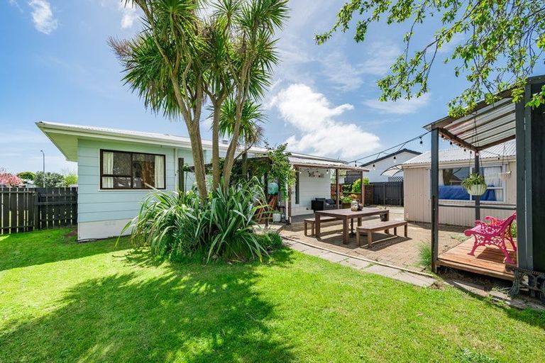 Photo of property in 23 Linwood Drive, Paraparaumu, 5032
