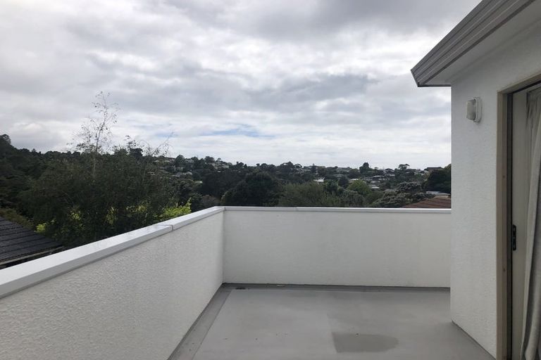 Photo of property in 2/73 Spinella Drive, Bayview, Auckland, 0629