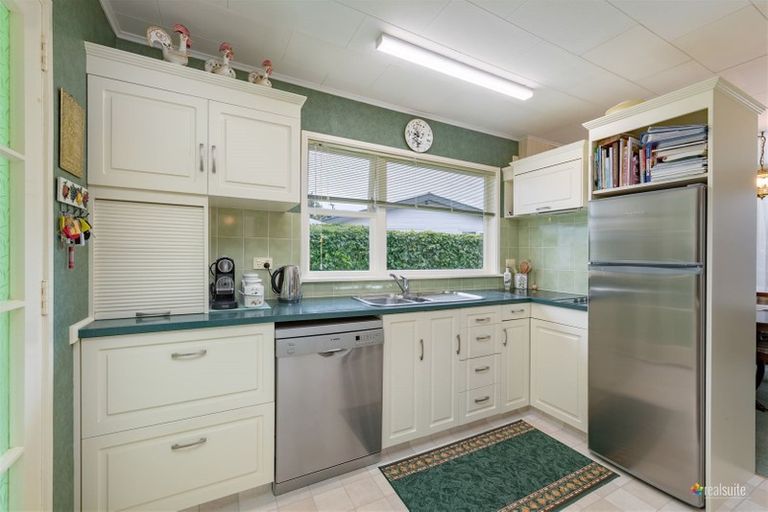 Photo of property in 15 Maple Grove, Maungaraki, Lower Hutt, 5010