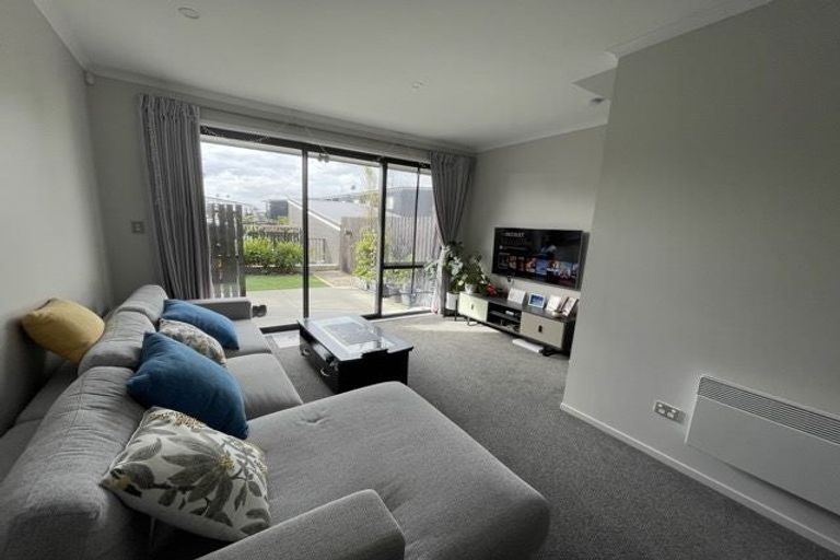 Photo of property in 20 Hobsonville Point Road, Hobsonville, Auckland, 0616