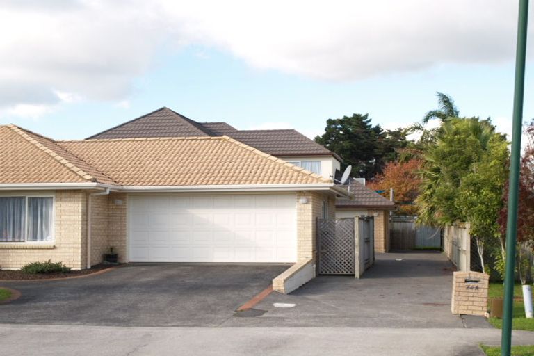 Photo of property in 74a Bob Charles Drive, Golflands, Auckland, 2013