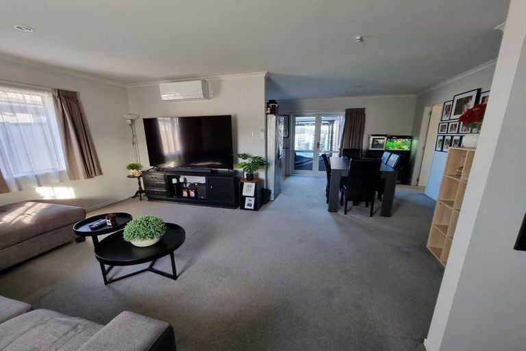 Photo of property in 16 Diamond Grove, Brown Owl, Upper Hutt, 5018