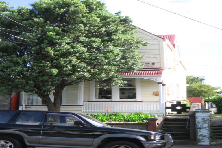 Photo of property in 12 Te Wharepouri Street, Berhampore, Wellington, 6023