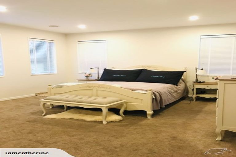 Photo of property in 31 Keating Rise, Northcross, Auckland, 0632