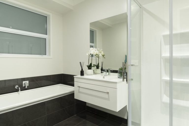 Photo of property in 231 Lakes Boulevard, Pyes Pa, Tauranga, 3112