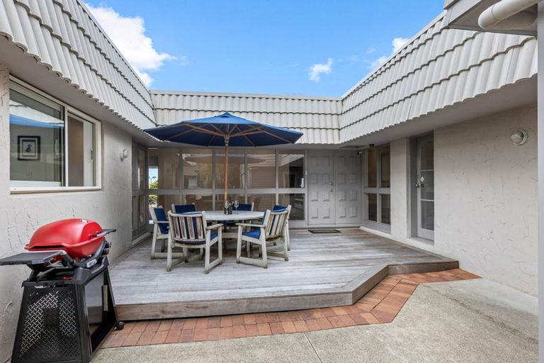 Photo of property in 166 Stapleford Crescent, Browns Bay, Auckland, 0630