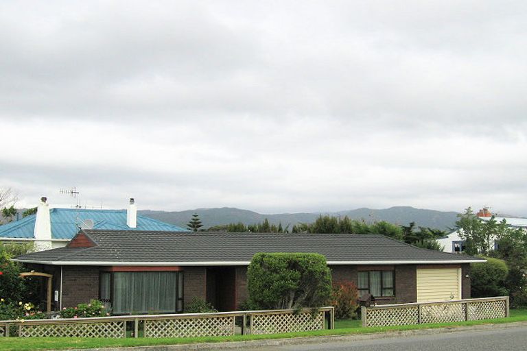 Photo of property in 51a Bluegum Road, Paraparaumu Beach, Paraparaumu, 5032