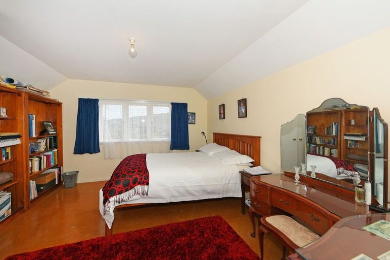 Photo of property in 26 Woburn Road, Northland, Wellington, 6012