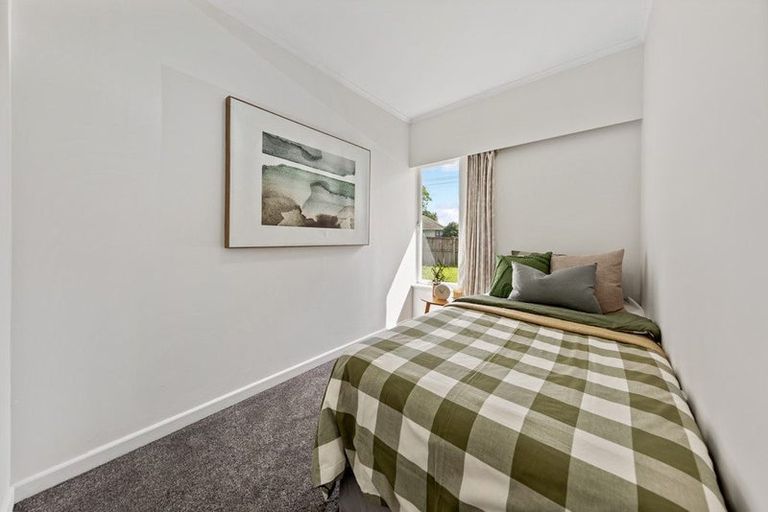 Photo of property in 23 Sutton Crescent, Papakura, 2110