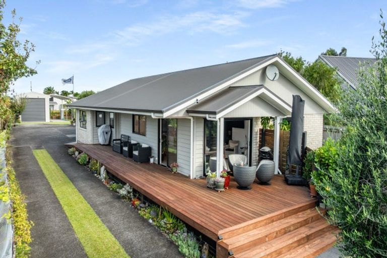 Photo of property in 102 Mark Street, Whangamata, 3620