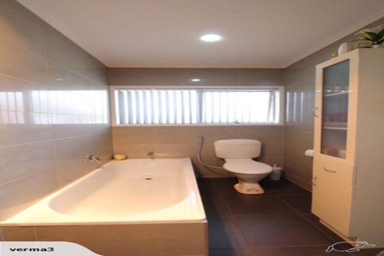 Photo of property in 9 Tatua Place, Conifer Grove, Takanini, 2112