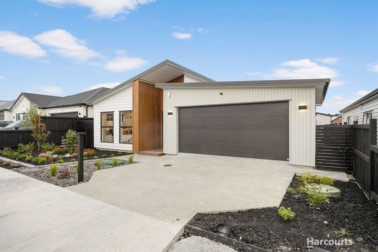 Photo of property in 8 Croatia Avenue, Huapai, Kumeu, 0810