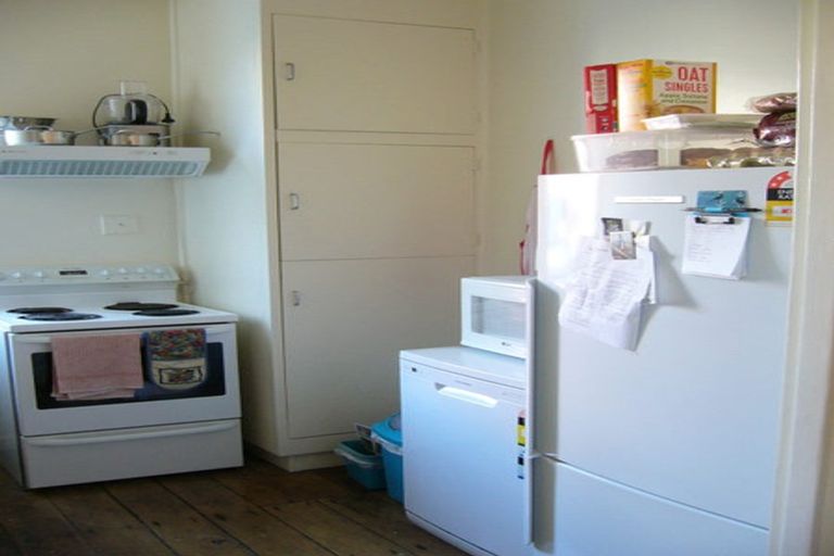 Photo of property in 2/25 Clifton Terrace, Kelburn, Wellington, 6012