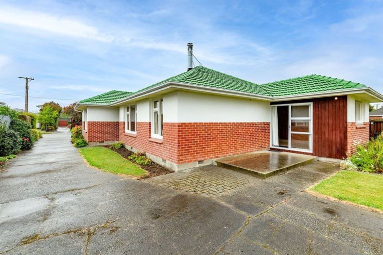 Photo of property in 1 Shaftesbury Street, Avonhead, Christchurch, 8042